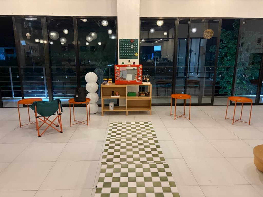 Outlook Cafe  media 4