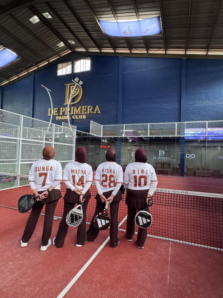 Chic Racquet  media 5