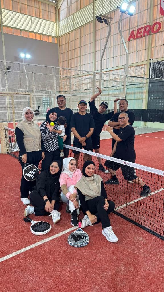 Chic Racquet  media 6