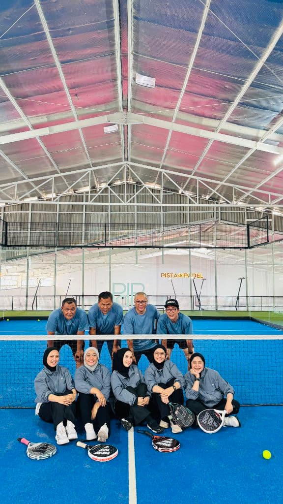 Chic Racquet  media 4