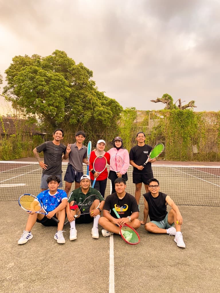 Social tennis court media 4