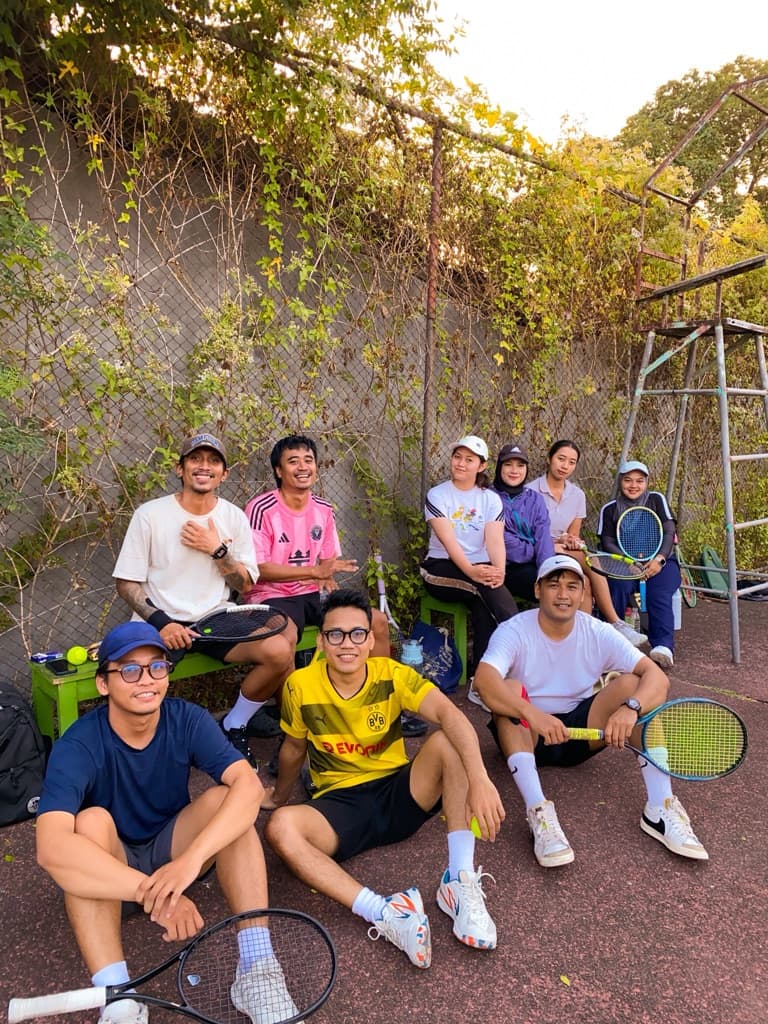 Social tennis court media 3
