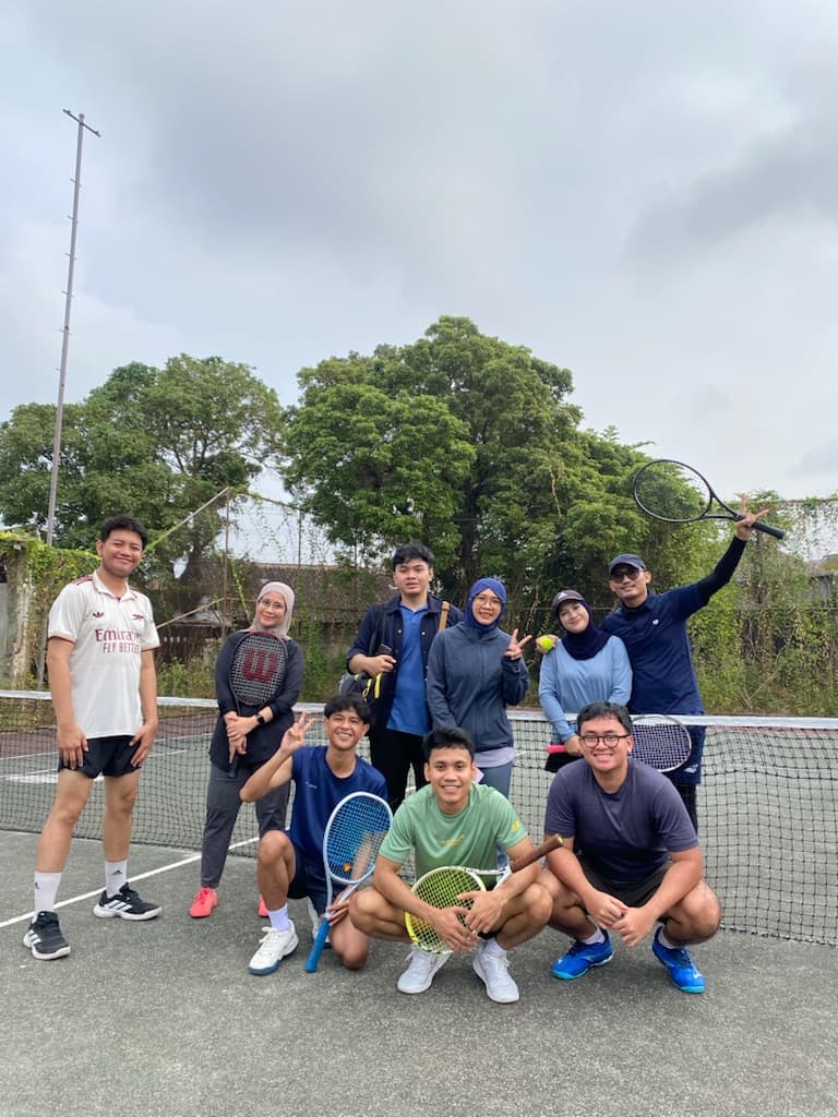 Social tennis court media 2