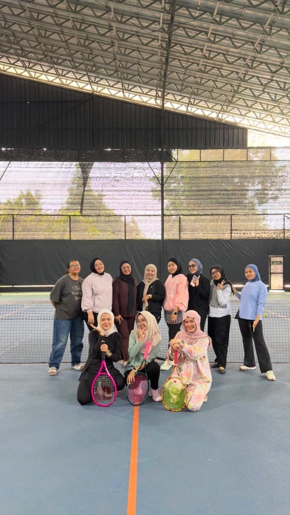 Mama Main - Tennis Squad media 3