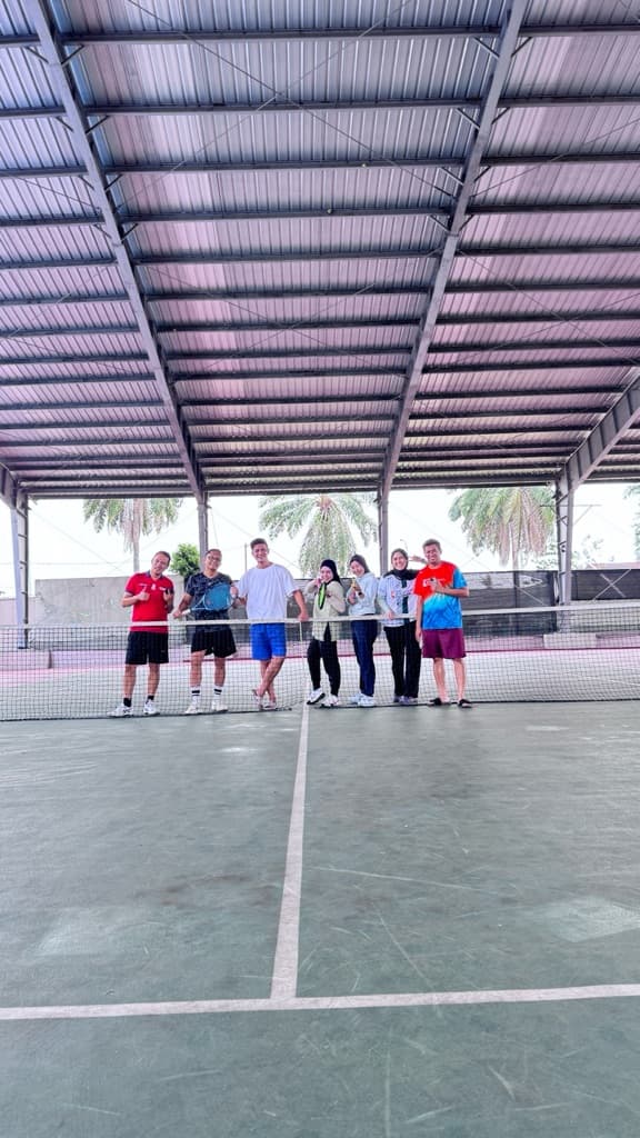 Setengah Tenis media 4