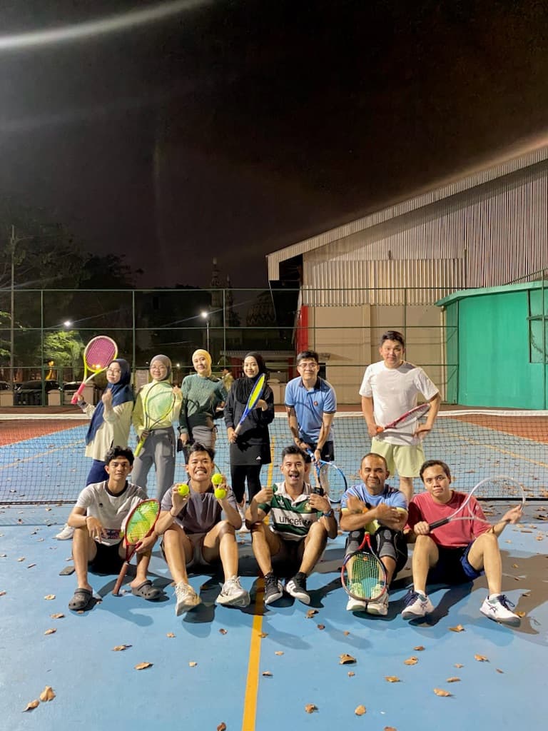 AOC (After Office Club) media 5