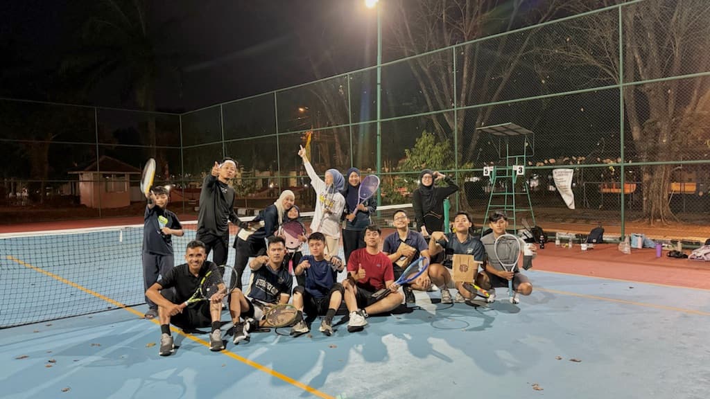 AOC (After Office Club) media 4