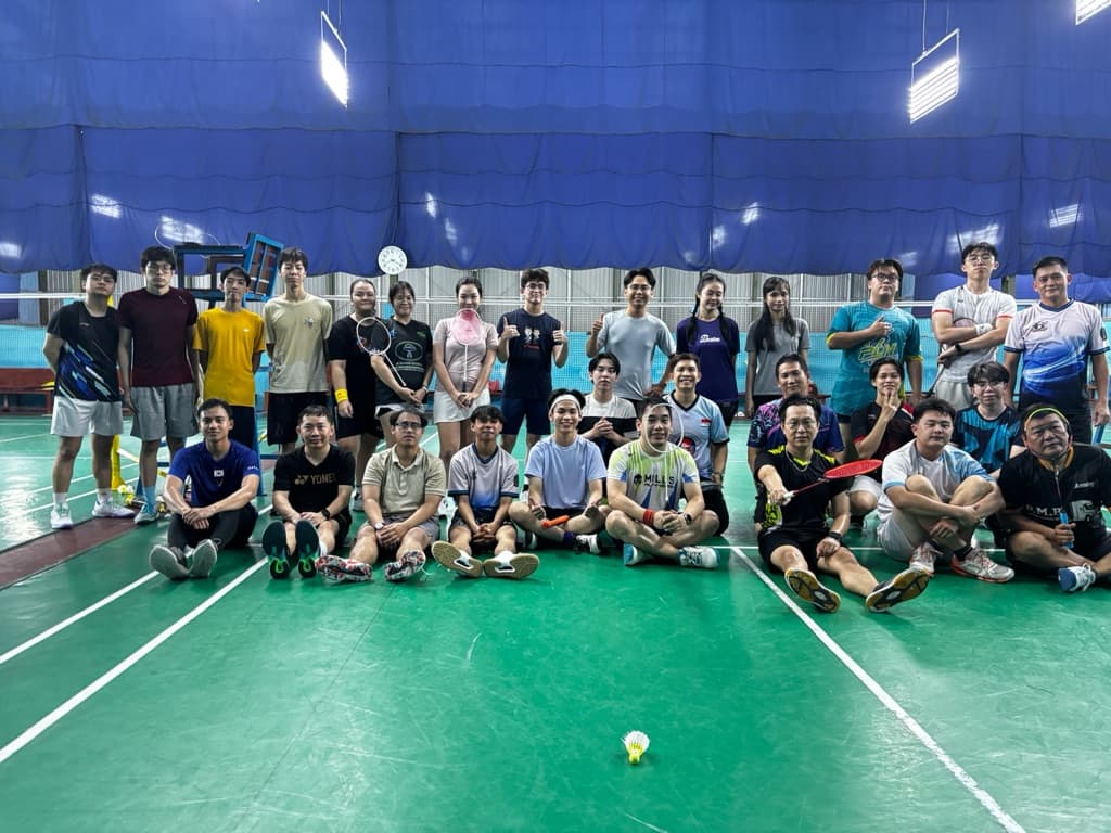 Smash Angin Badminton Club media 3