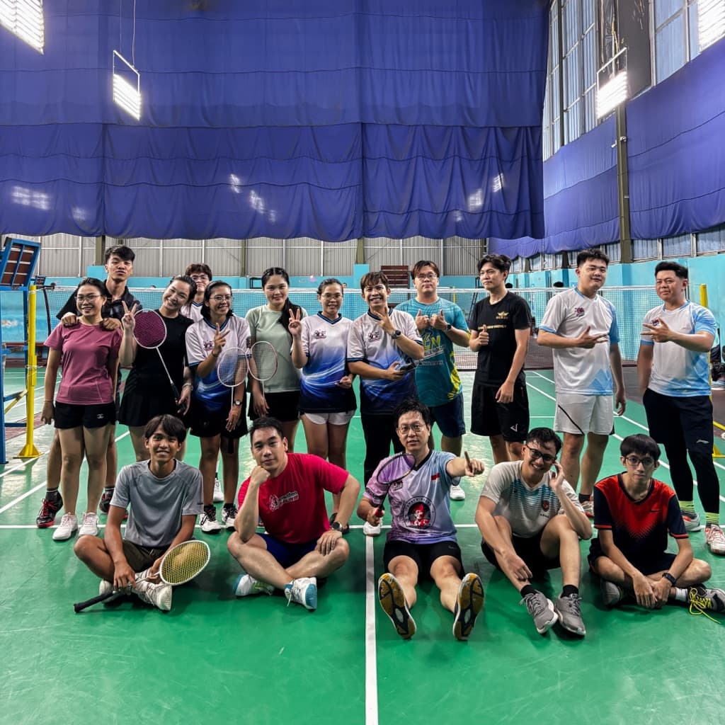 Smash Angin Badminton Club media 1