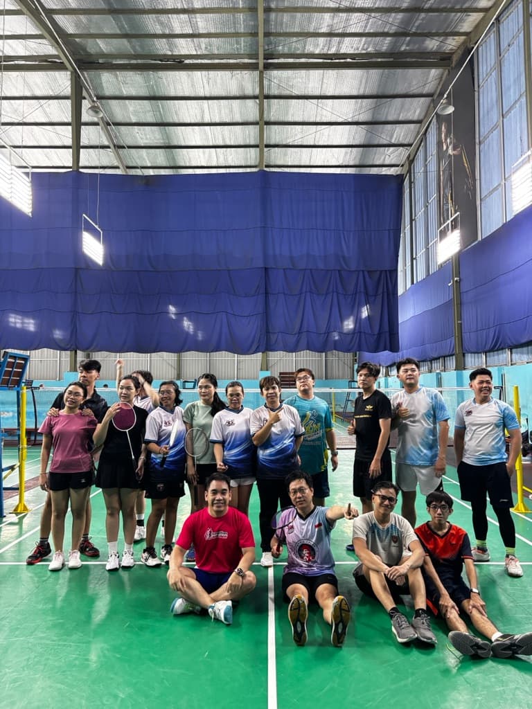 Smash Angin Badminton Club media 2