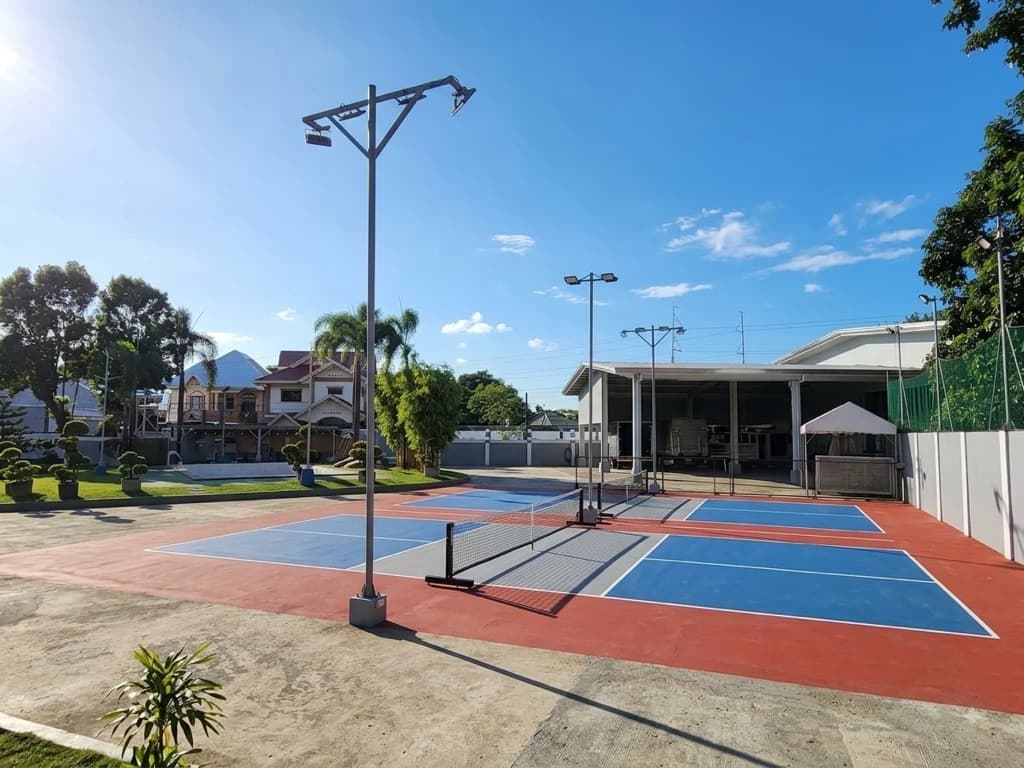 The Warehouse Pickleball by De Leon Mobile media 1