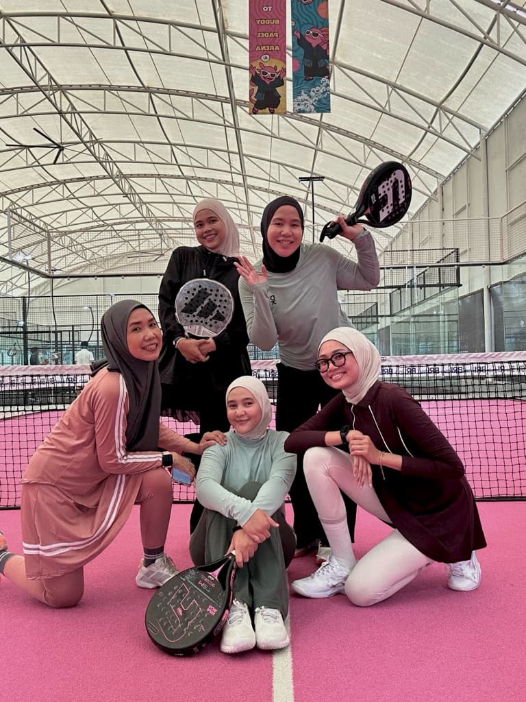 Fridel Sister Club media 5