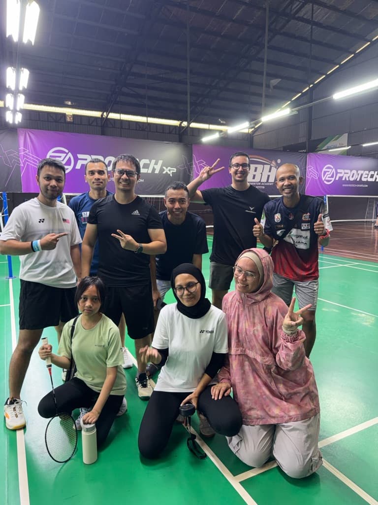 SUNDAY MORNING SHUTTLERS 🏸 media 2