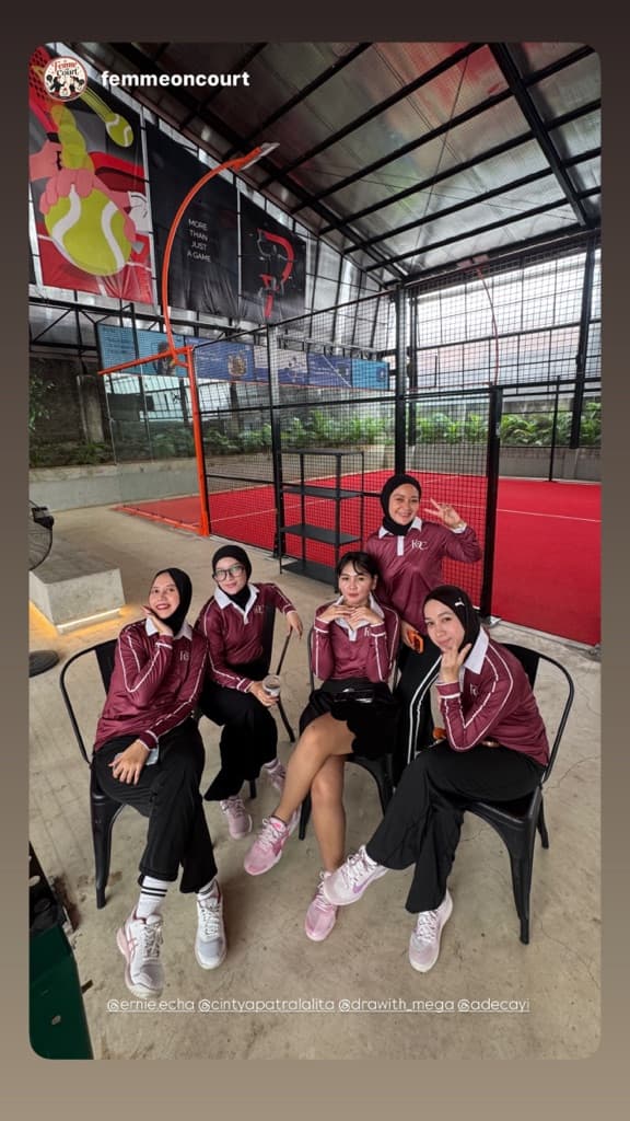 Femme On Court media 1