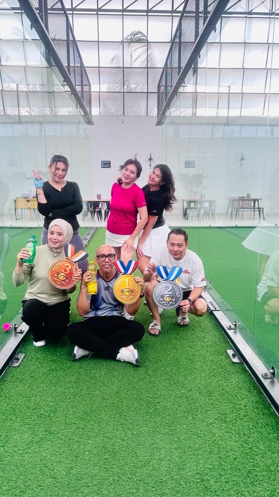 Happy hits Padel media 5