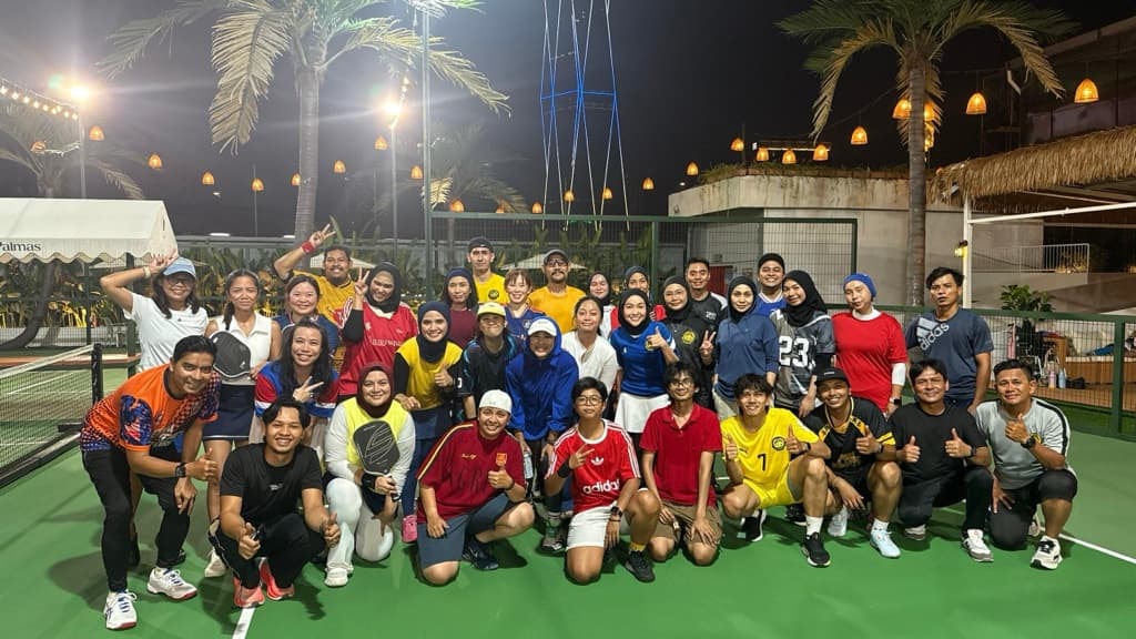 Yelo Dinks Club media 2