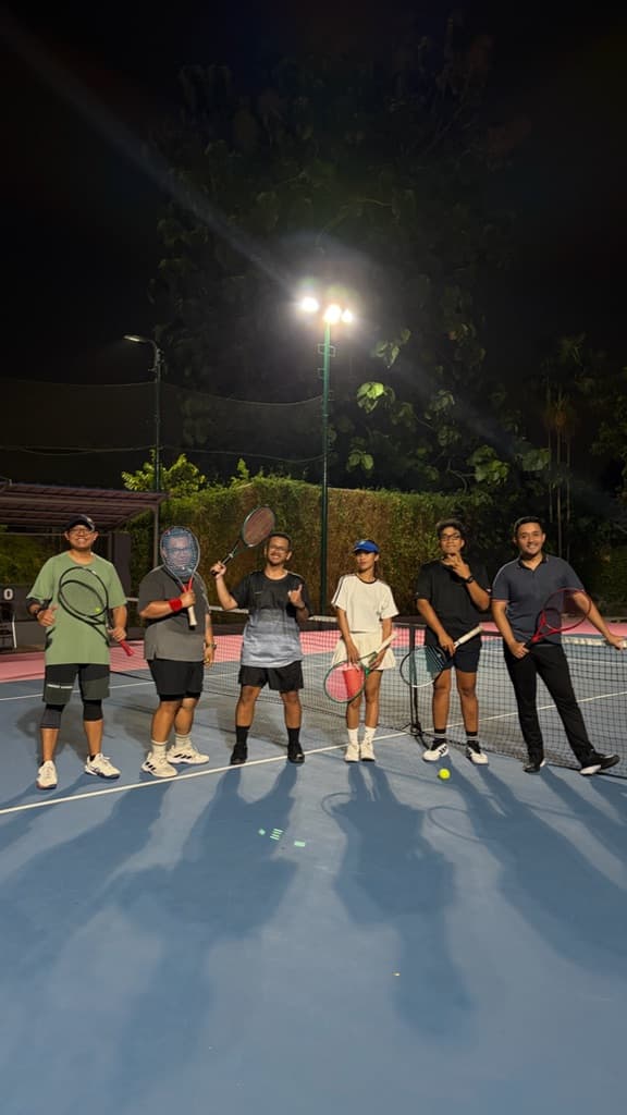 Manis Tennis media 6
