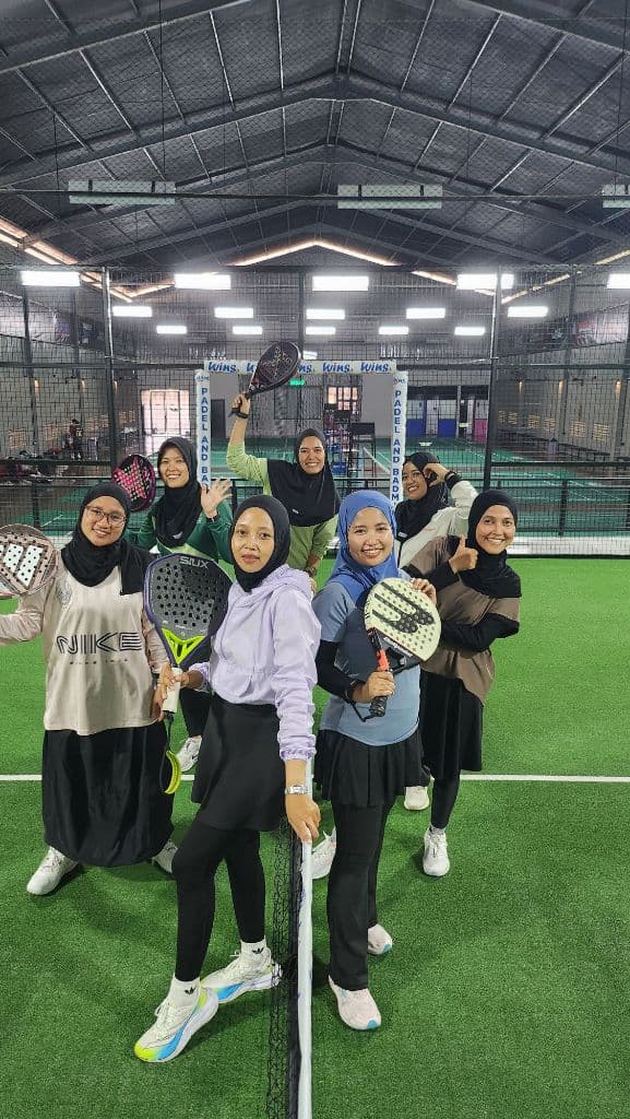 BESTIE BALLERS FUN PADEL media 2