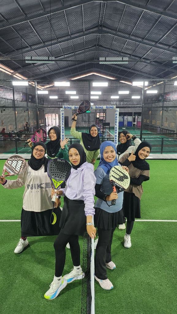 BESTIE BALLERS FUN PADEL media 3