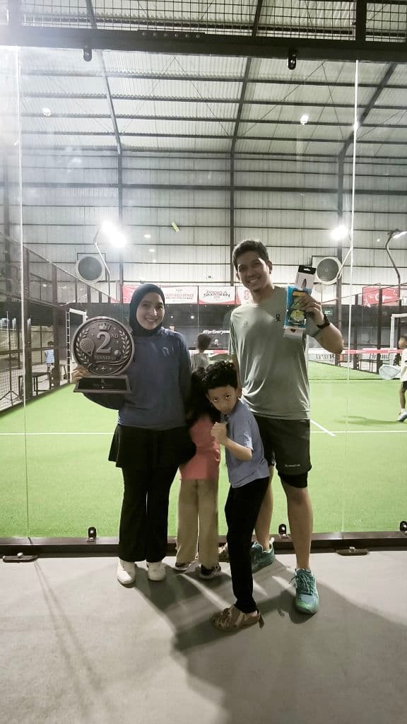 Resa Racquet media 5
