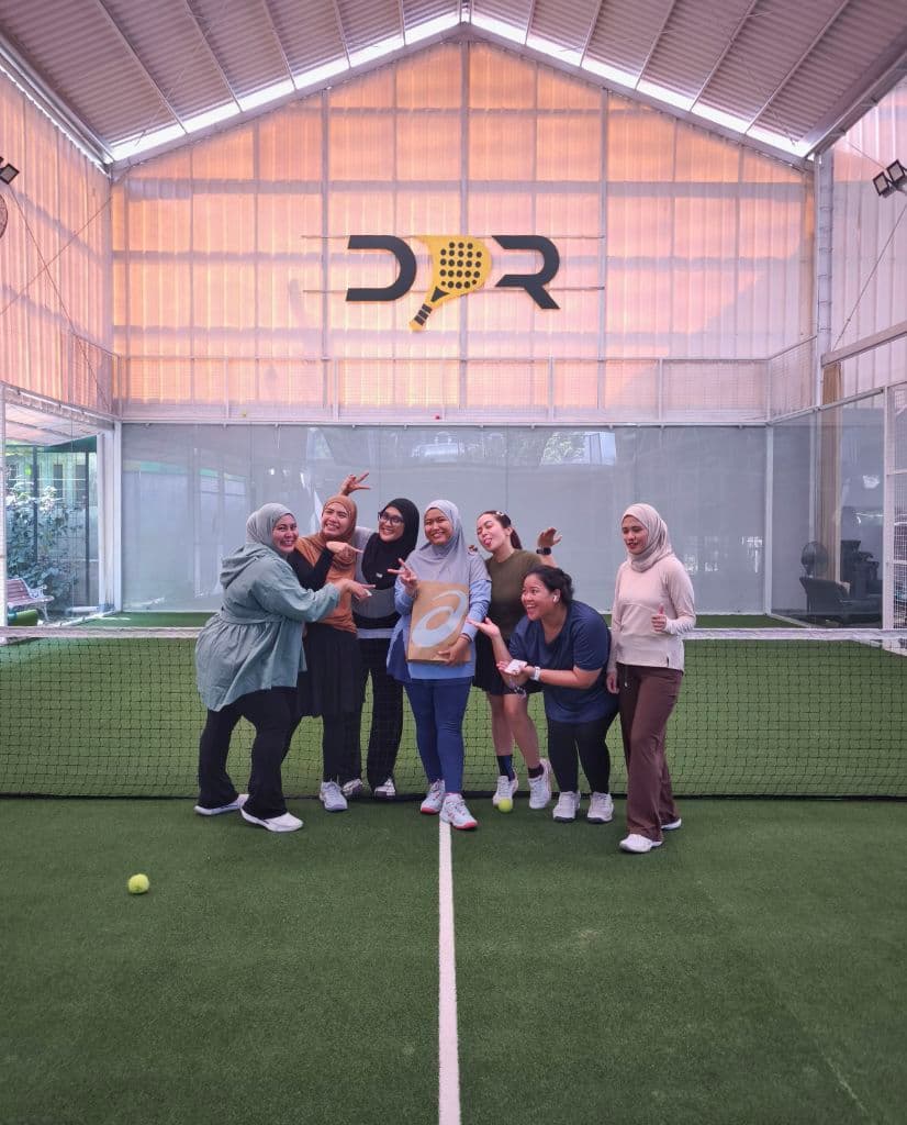 Resa Racquet media 1