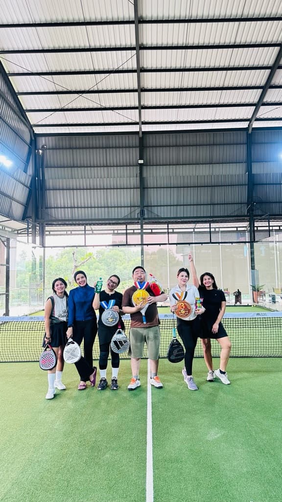 Happy hits Padel media 3