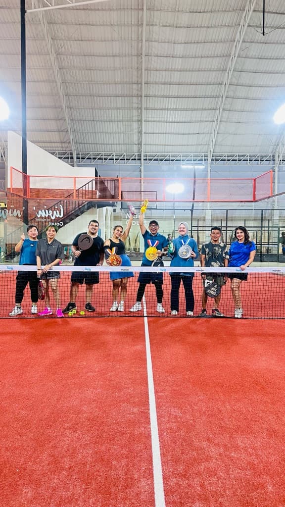 Happy hits Padel media 2