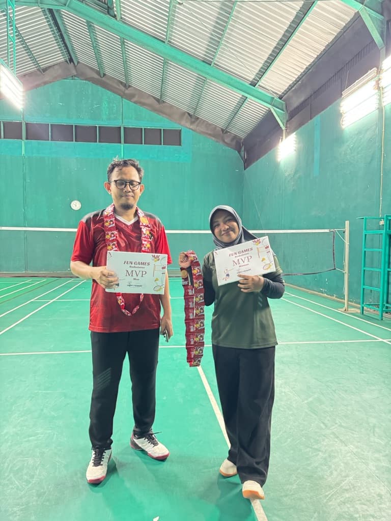 Eight Racquet Badminton media 2