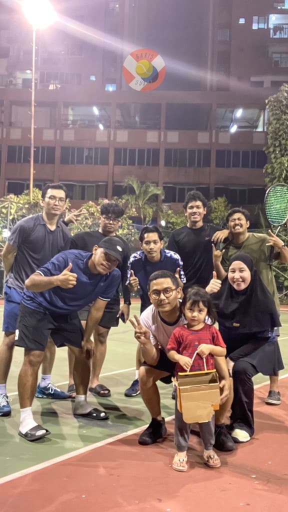 Garis Sudut Club media 4