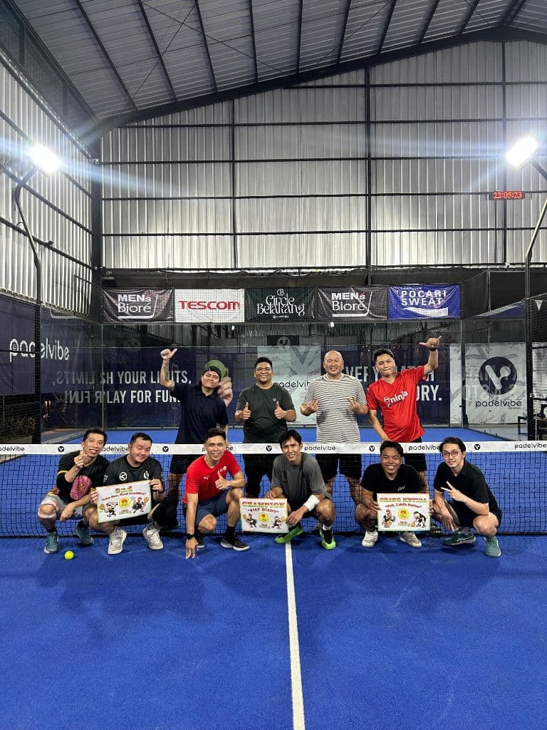 Circle Belakang media 1