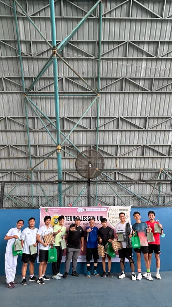 Tennis Lesson UIR media 3