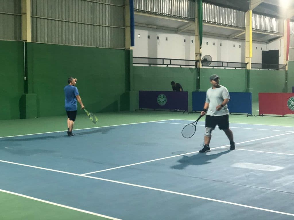Seruput Tenis media 4