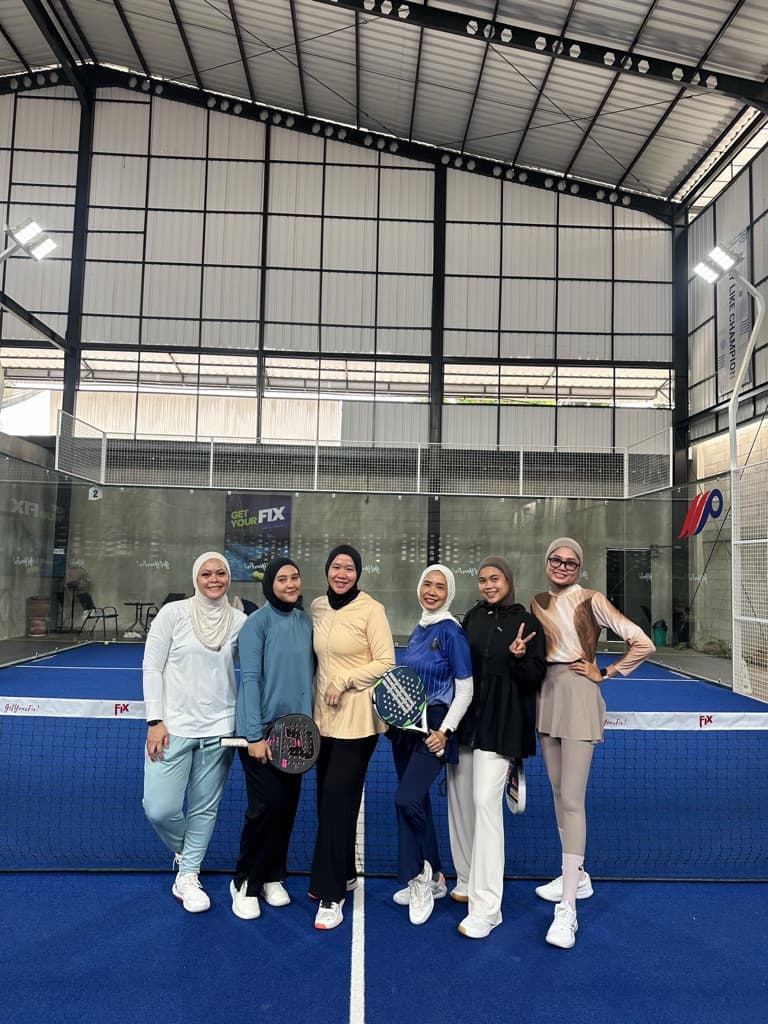 Fridel Sister Club media 2