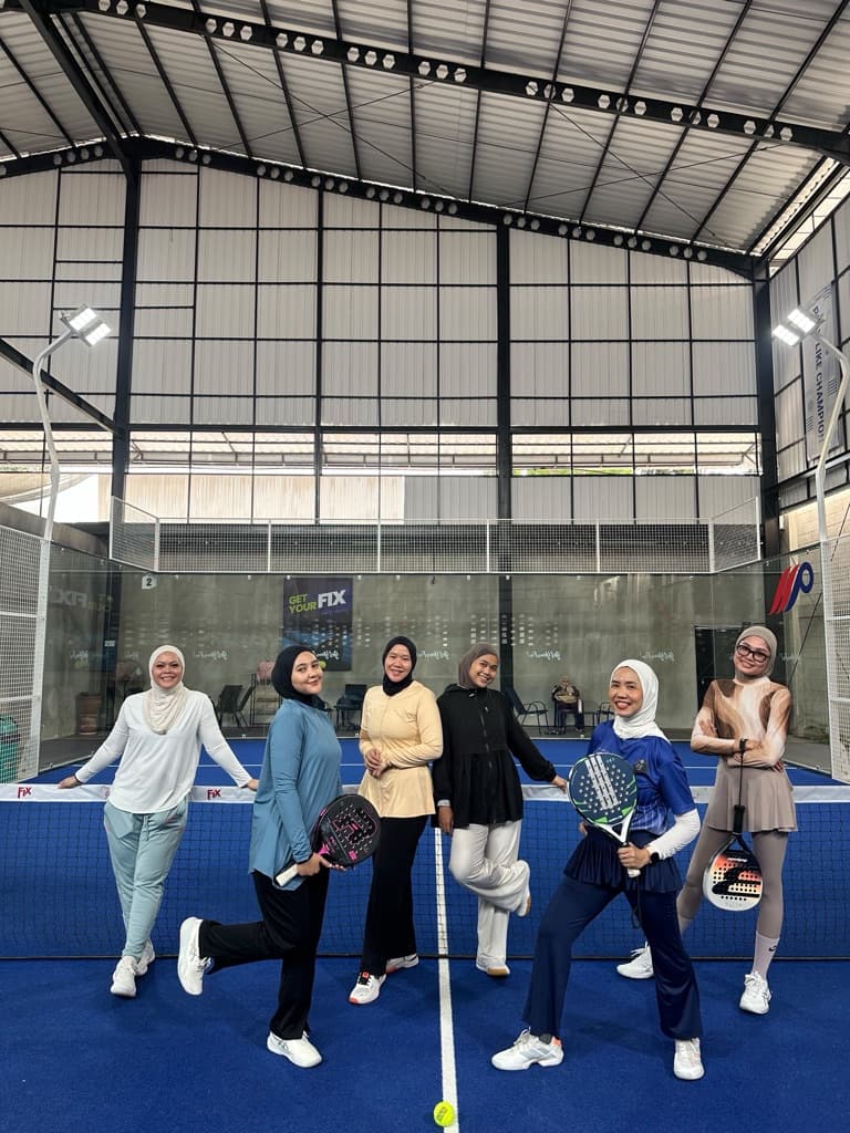 Fridel Sister Club media 1