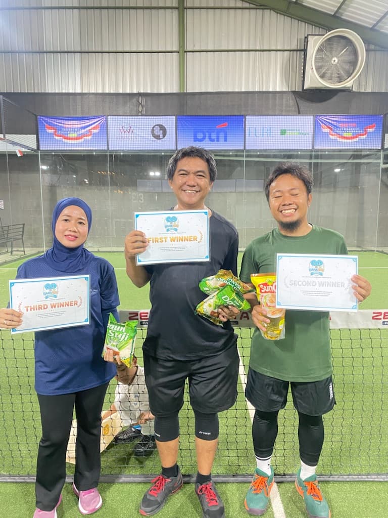 HAHAHIHI PADEL media 3