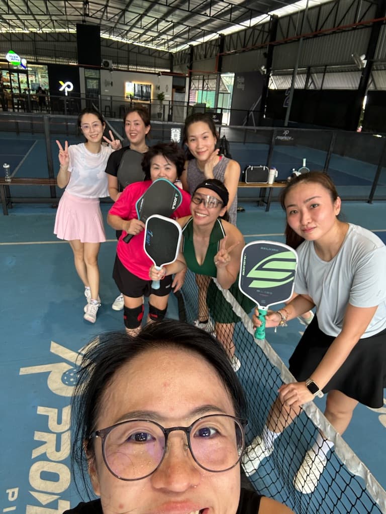 Pickgals Club media 2