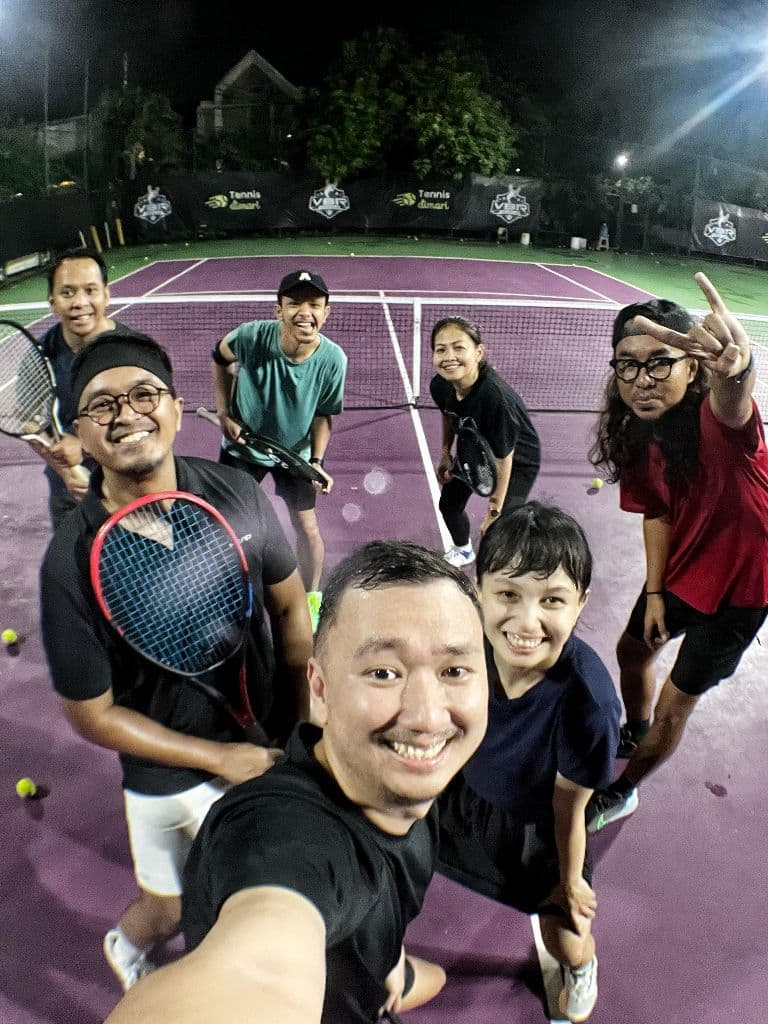 Tennisaurus media 6