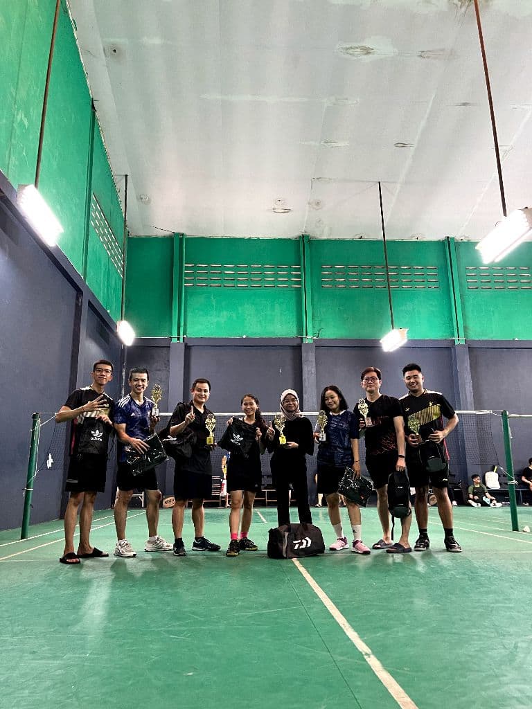 BADMINTON SKIES media 2