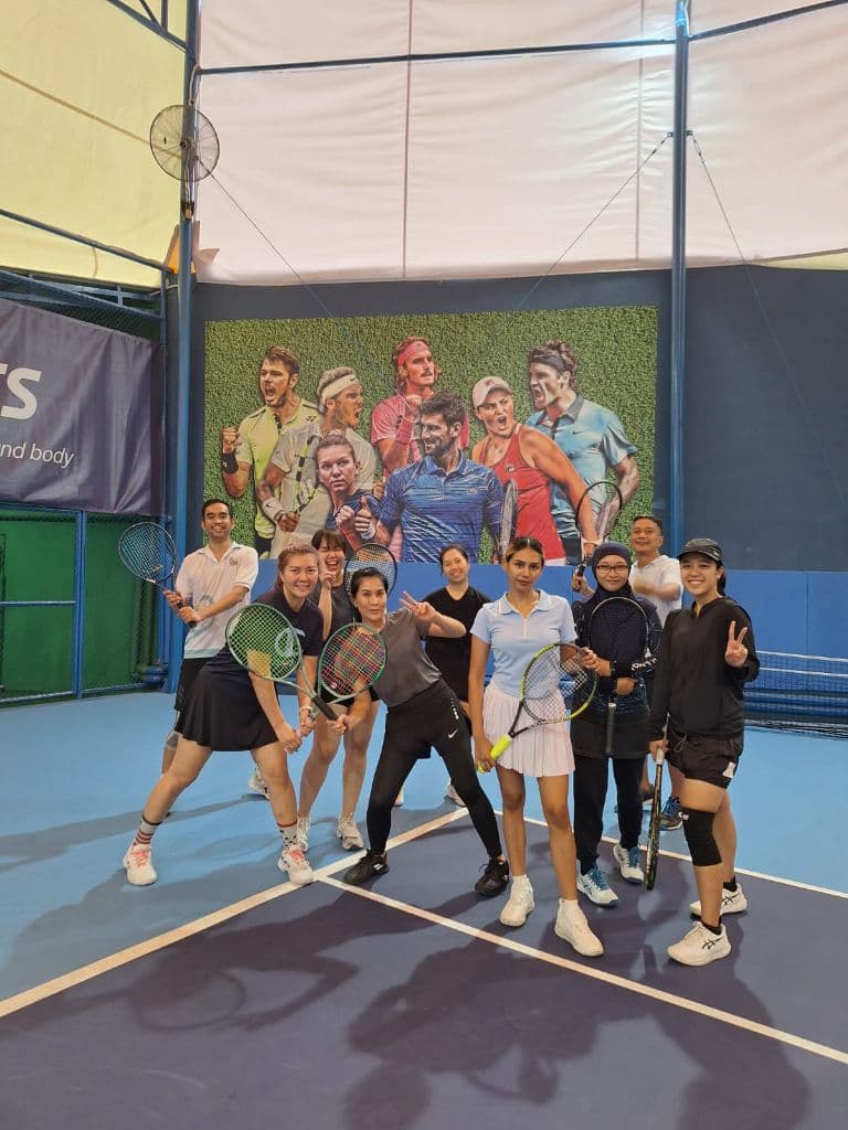 Tenis Moi  media 1