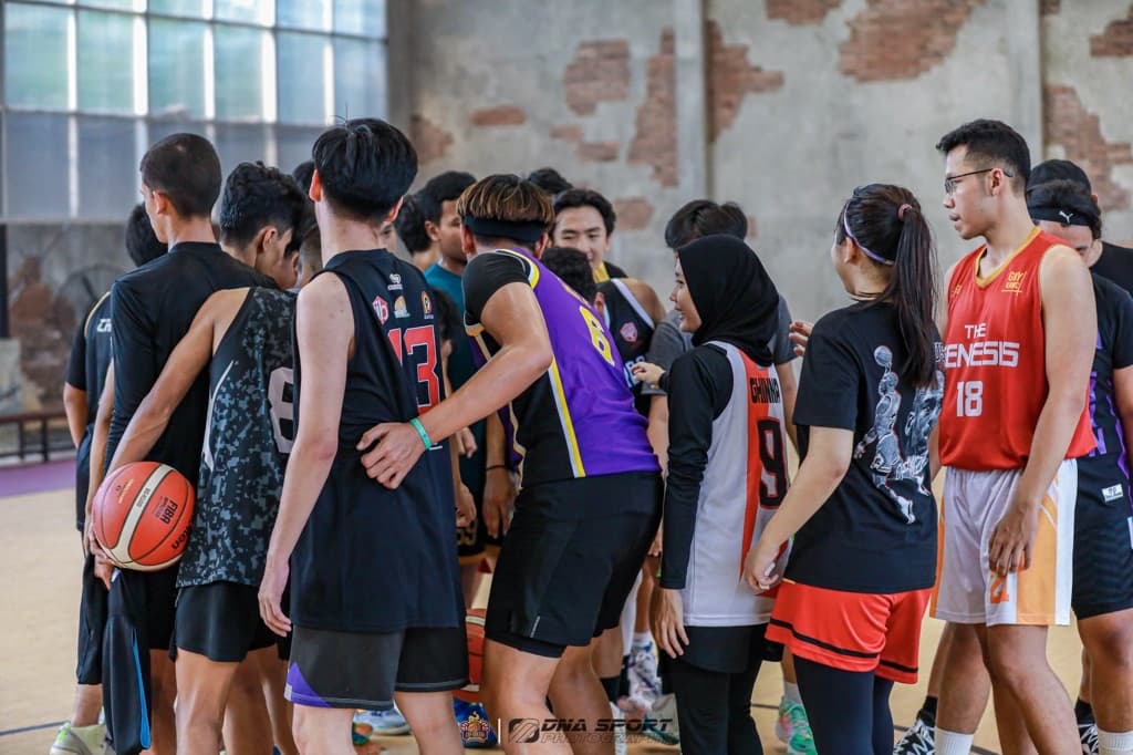 DFOUR BASKETBALL media 1