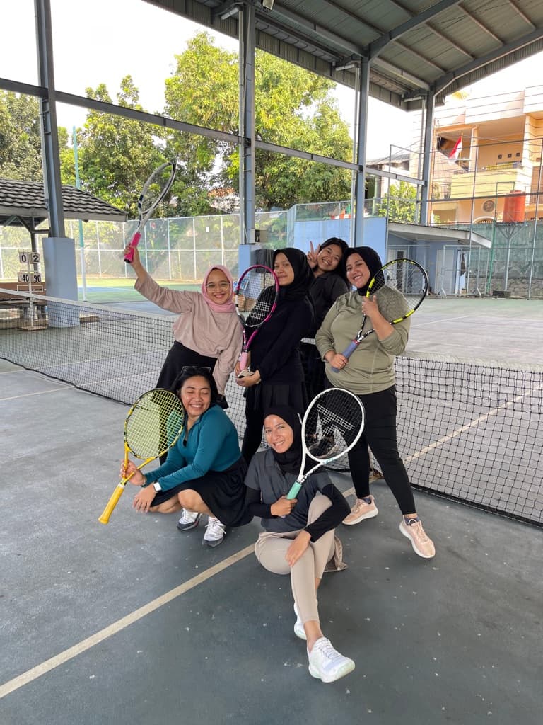 Sunny Tennis media 3