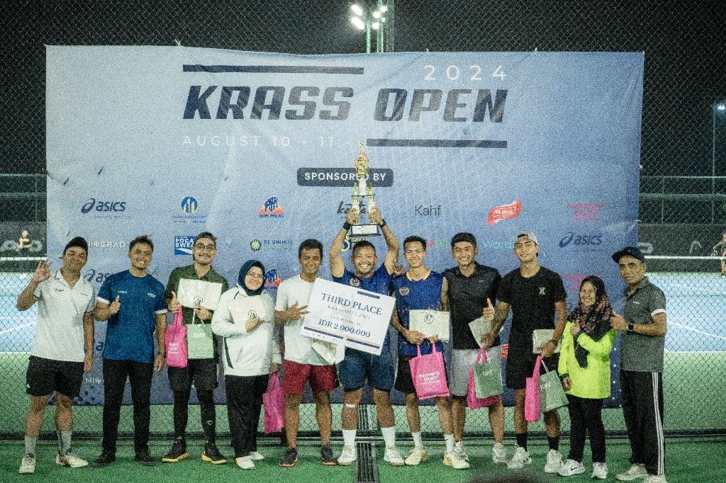 Tennis Garis Keras media 1