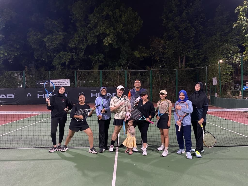 Courtside Tennis Club media 4